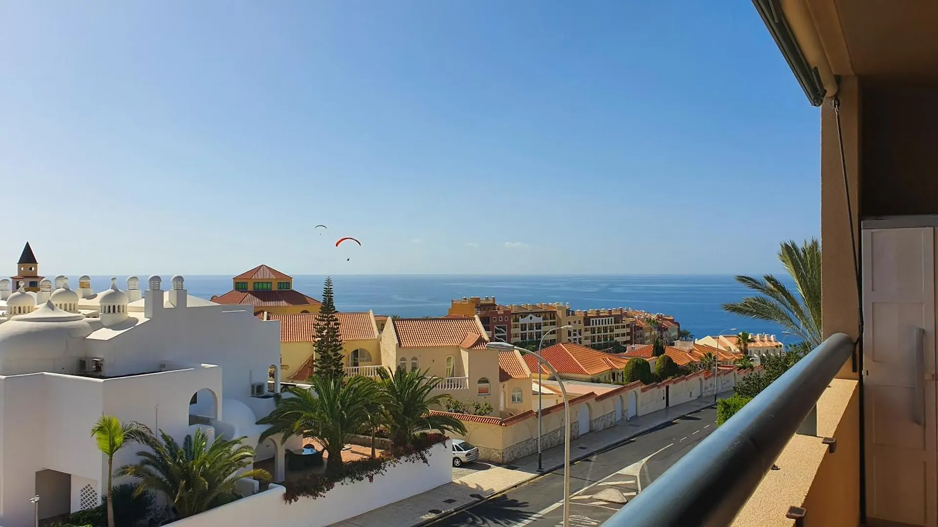 Sea&Sun Paradise, Heated Pool, 2Br, Parking Playa Paraiso  Spanien