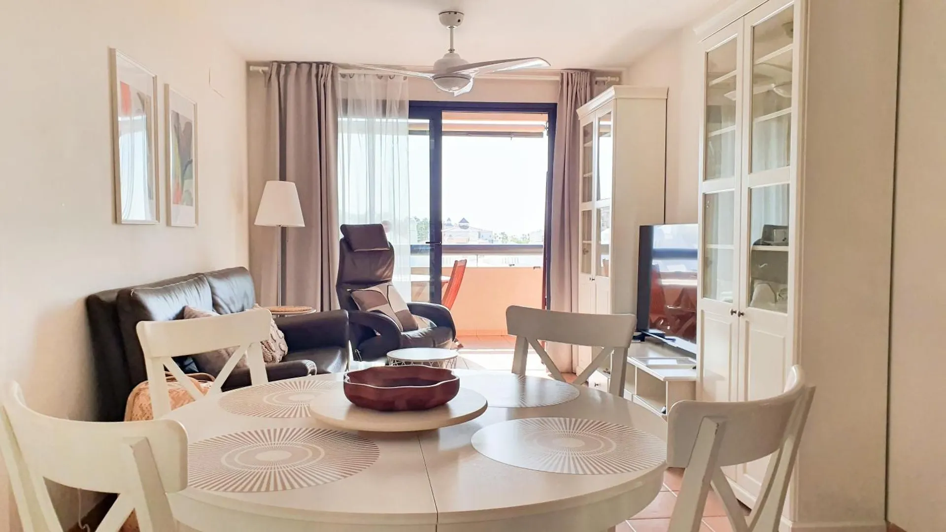 Sea&Sun Paradise, Heated Pool, 2Br, Parking Playa Paraiso  Playa Paraiso (Tenerife)