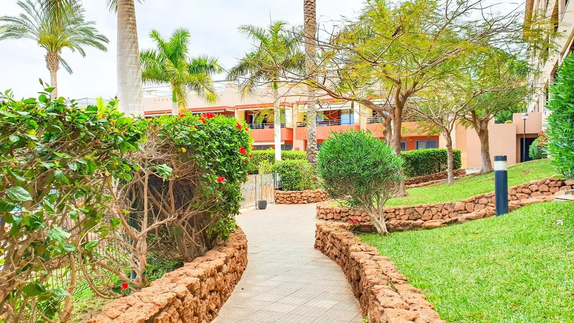 Sea&Sun Paradise, Heated Pool, 2Br, Parking Playa Paraiso  Playa Paraiso (Tenerife)