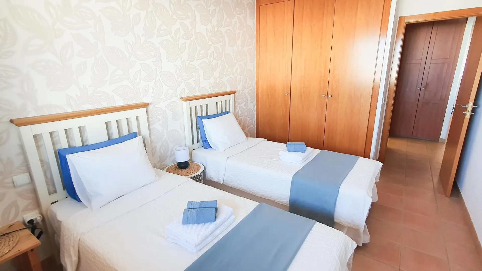 Sea&Sun Paradise, Heated Pool, 2Br, Parking Playa Paraiso  Apartment Playa Paraiso (Tenerife)