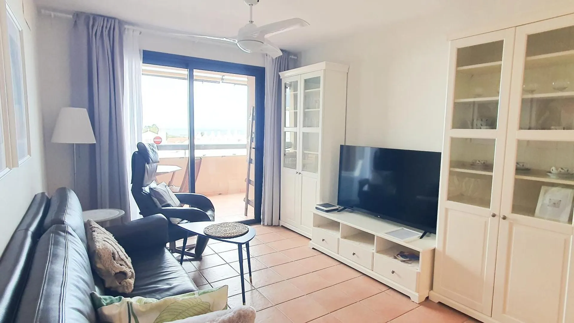 Sea&Sun Paradise, Heated Pool, 2Br, Parking Playa Paraiso  Apartment Playa Paraiso (Tenerife)