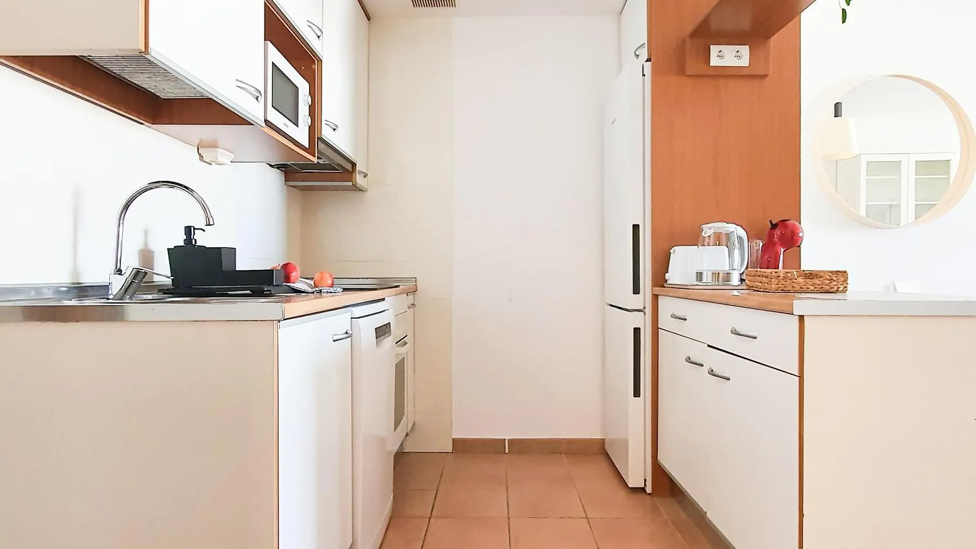 Sea&Sun Paradise, Heated Pool, 2Br, Parking Playa Paraiso  0*, Playa Paraiso (Tenerife)